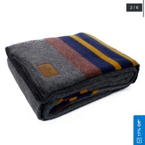 NWT Pendleton Yakima Camp Lake Wool Blanket - Queen